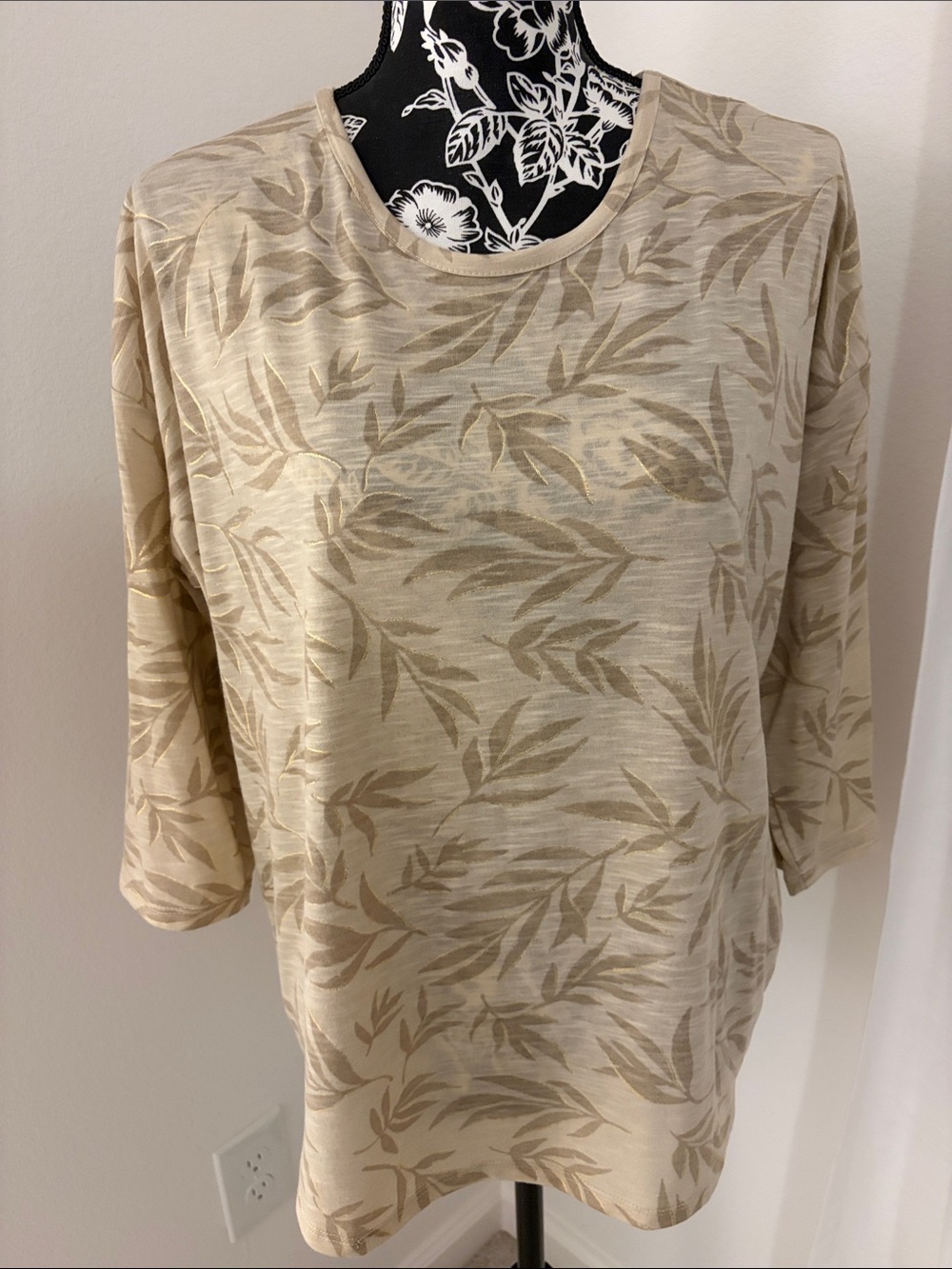 Neutral Leaf-Print Long Sleeve Tee - Beige With Gold Accents